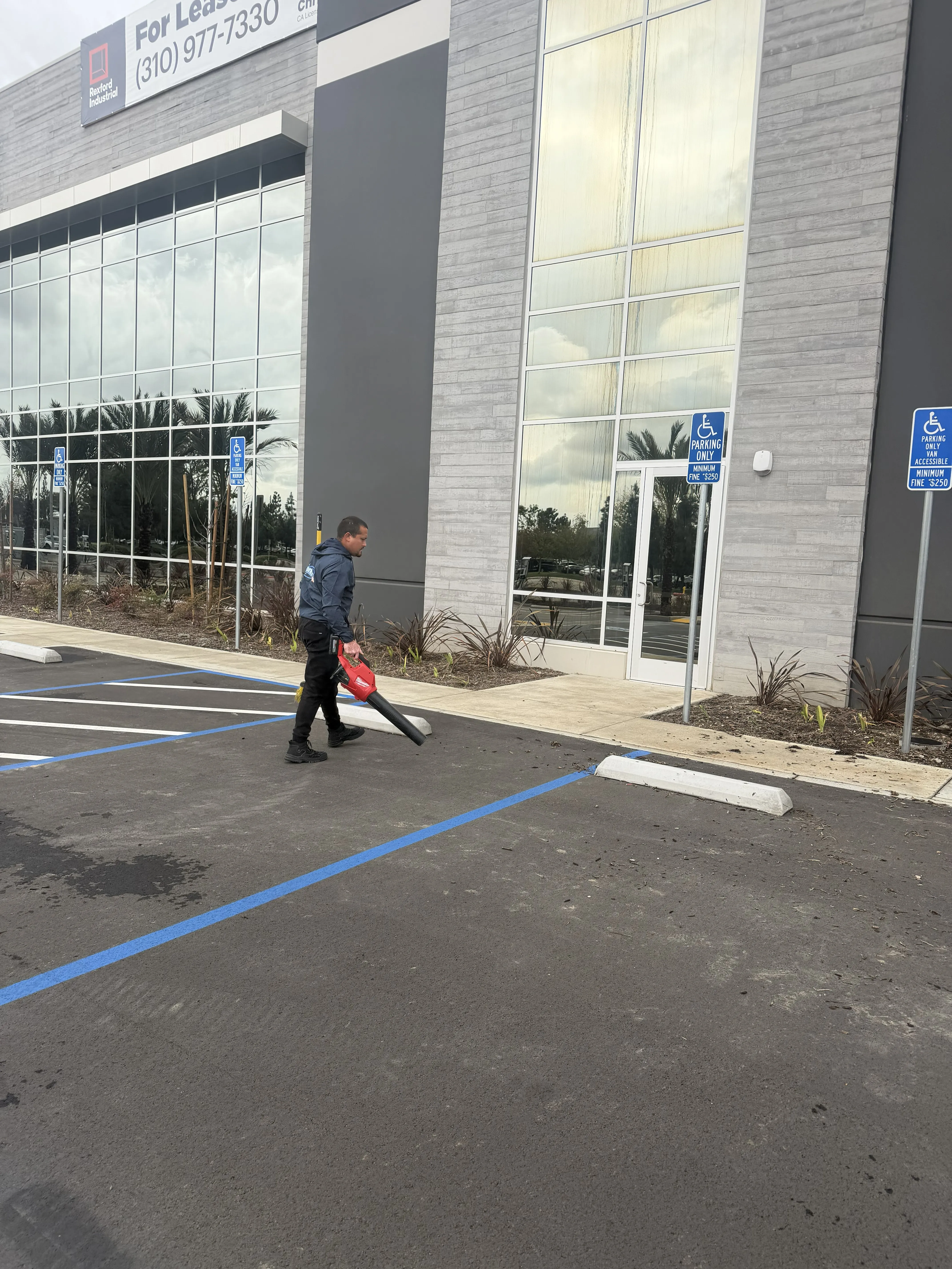 Exterior Maintenance Cleaning